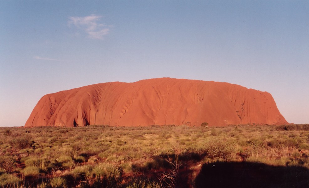 Ayers Rock Uluru by Stefanoka is licensed under CC BY-SA 3.0 (https://commons.wikimedia.org/wiki/File:Ayers_Rock_Uluru.jpg)